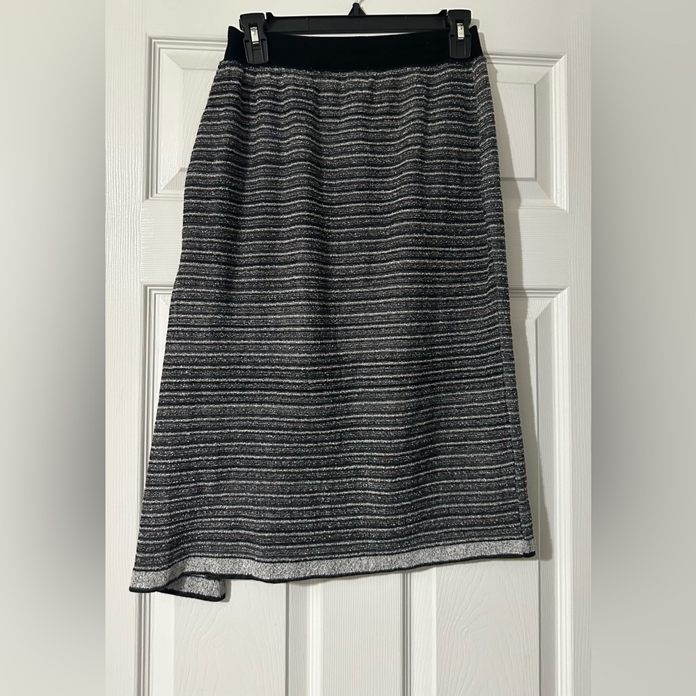 M. Rena Womens Pencil skirt is a size One Size SM.